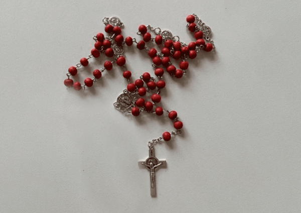 Terço Arame Vermelho São Bento