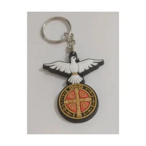 Chaveiro emborrachado com pomba do Espírito Santo e medalha de São Bento