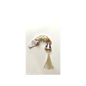 Dezena para carro de Nossa Senhora Aparecida com contas off-white e franja